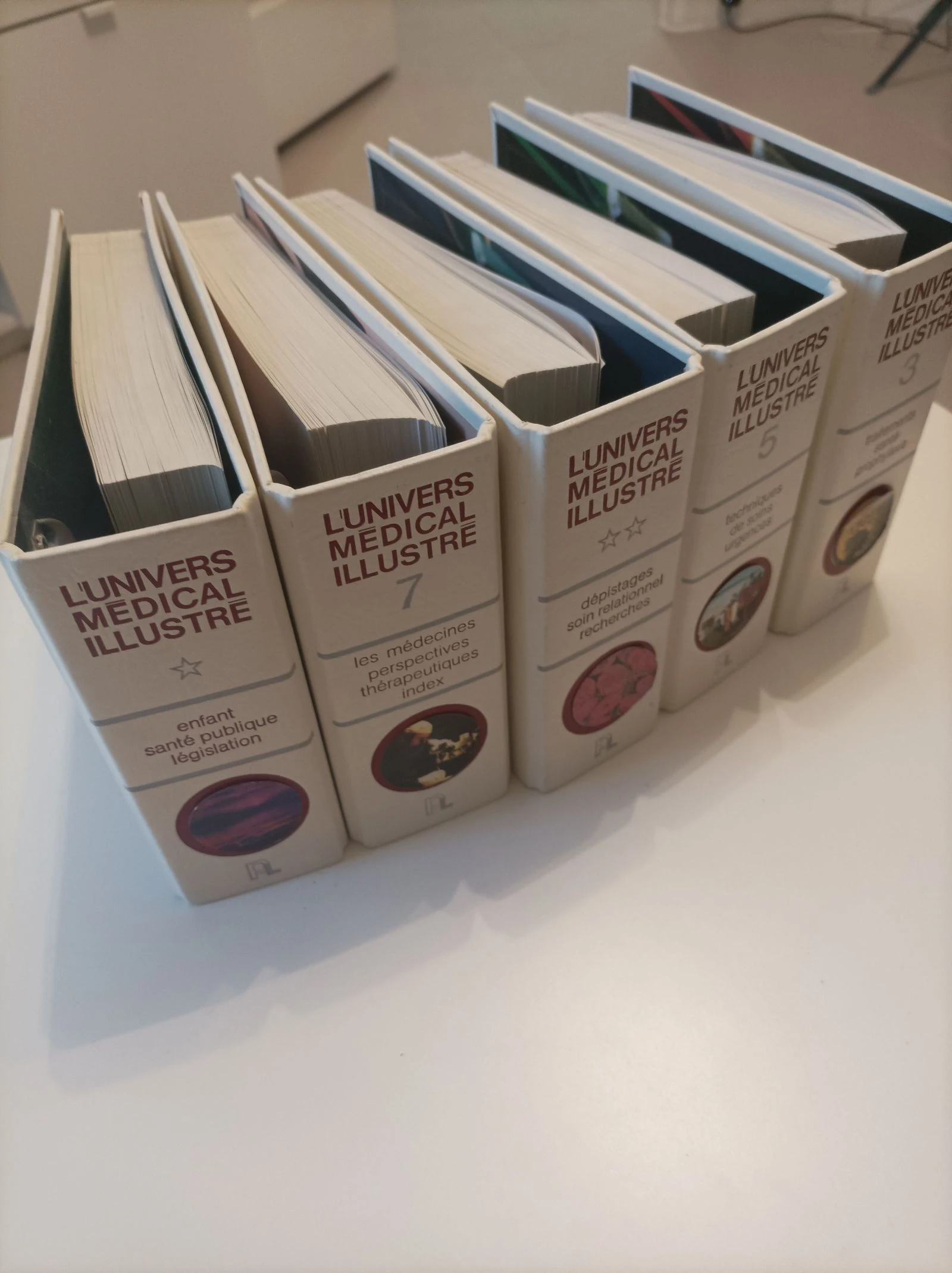 Medical works in 5 binders – photo 3